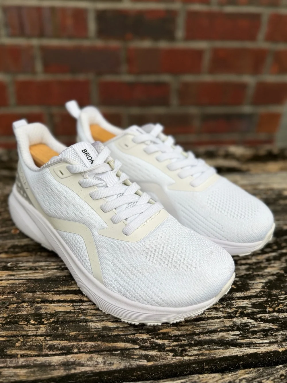 NWOT Bronax Mens Sz 7 Wide Toe Box White Mesh Athletic Sneakers Running Shoes X5
